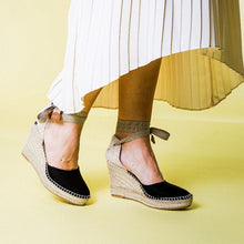 Load image into Gallery viewer, Black espadrilles with wedge heel and laces from astrid with 
